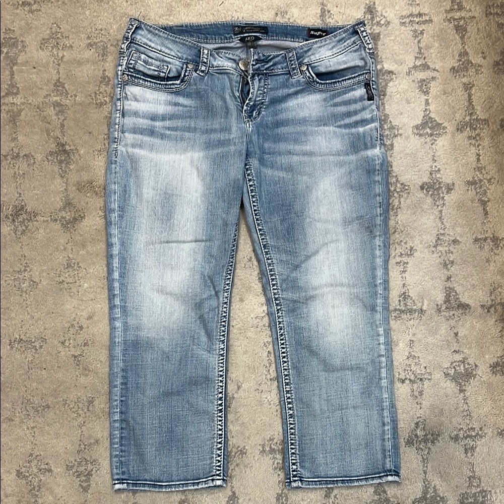Crop faded jeans